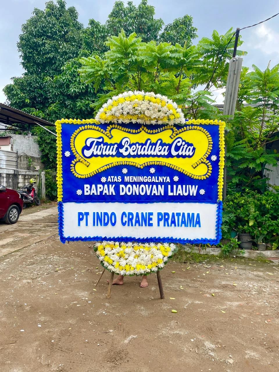 Bunga Papan Turut Berduka Cita Biru Kuning